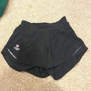 Low rise 4 inch black hotty hots from Lululemon